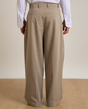 Pantalone Wide Fit con pieghe