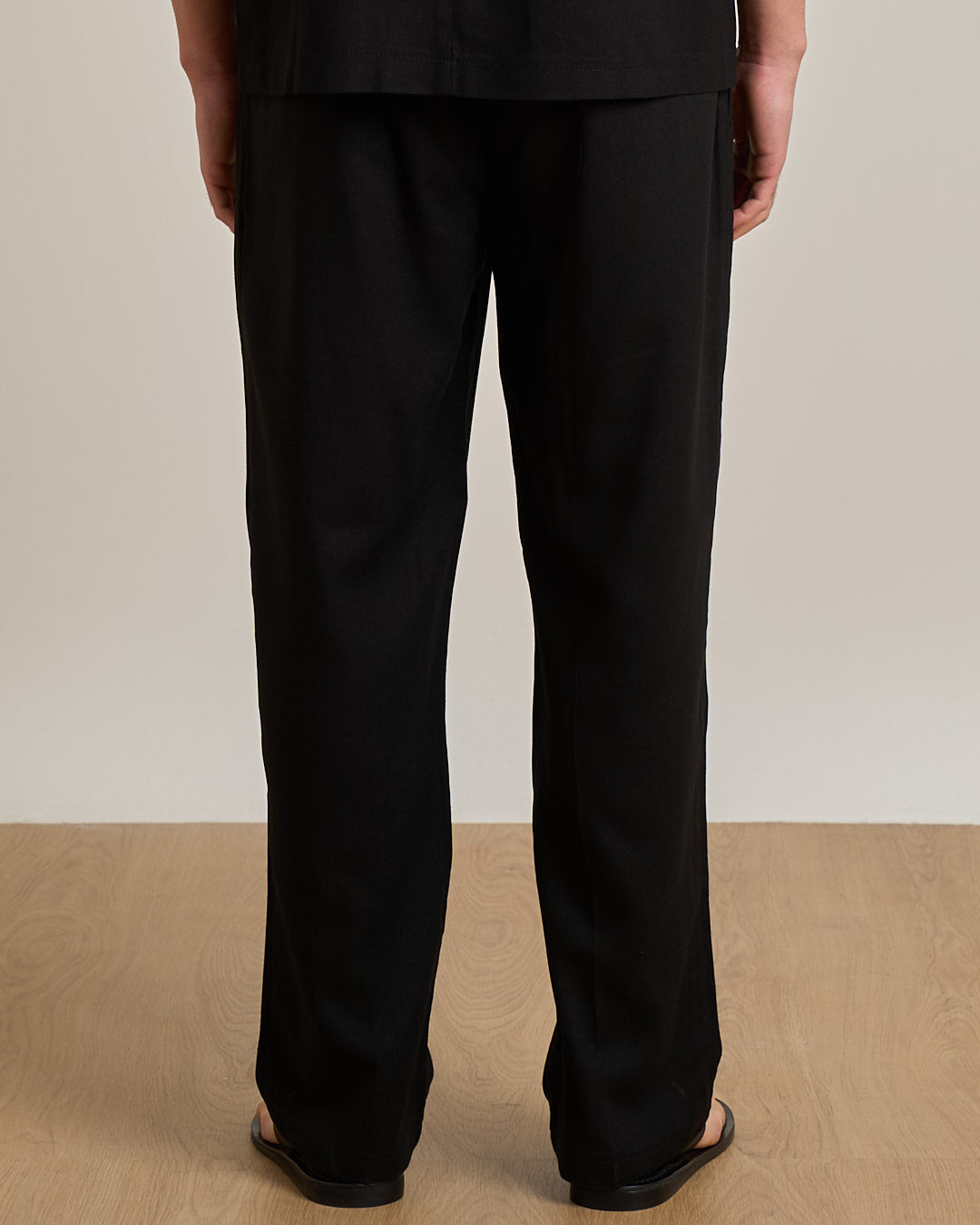 Pantalaccio jogger gamba larga in lino