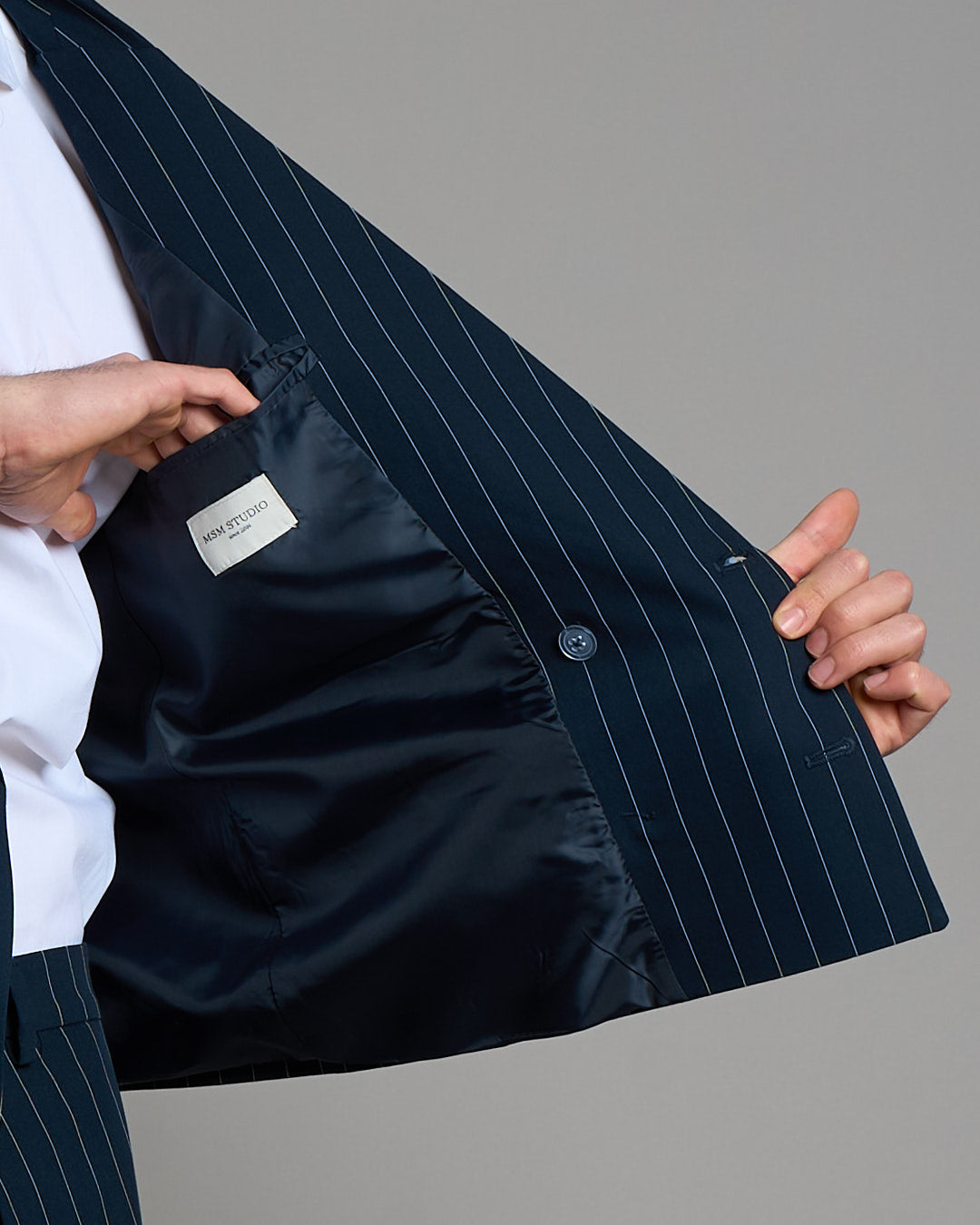 Giacca cropped doppiopetto gessata