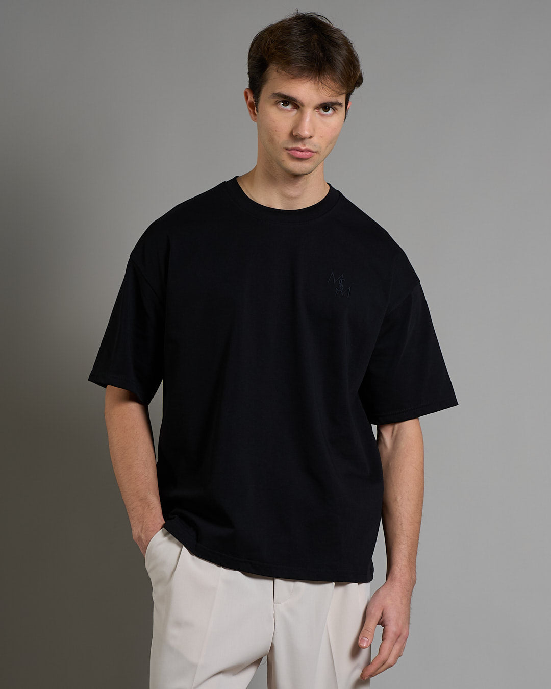 T-Shirt Msm Studio con ricamo in tinta