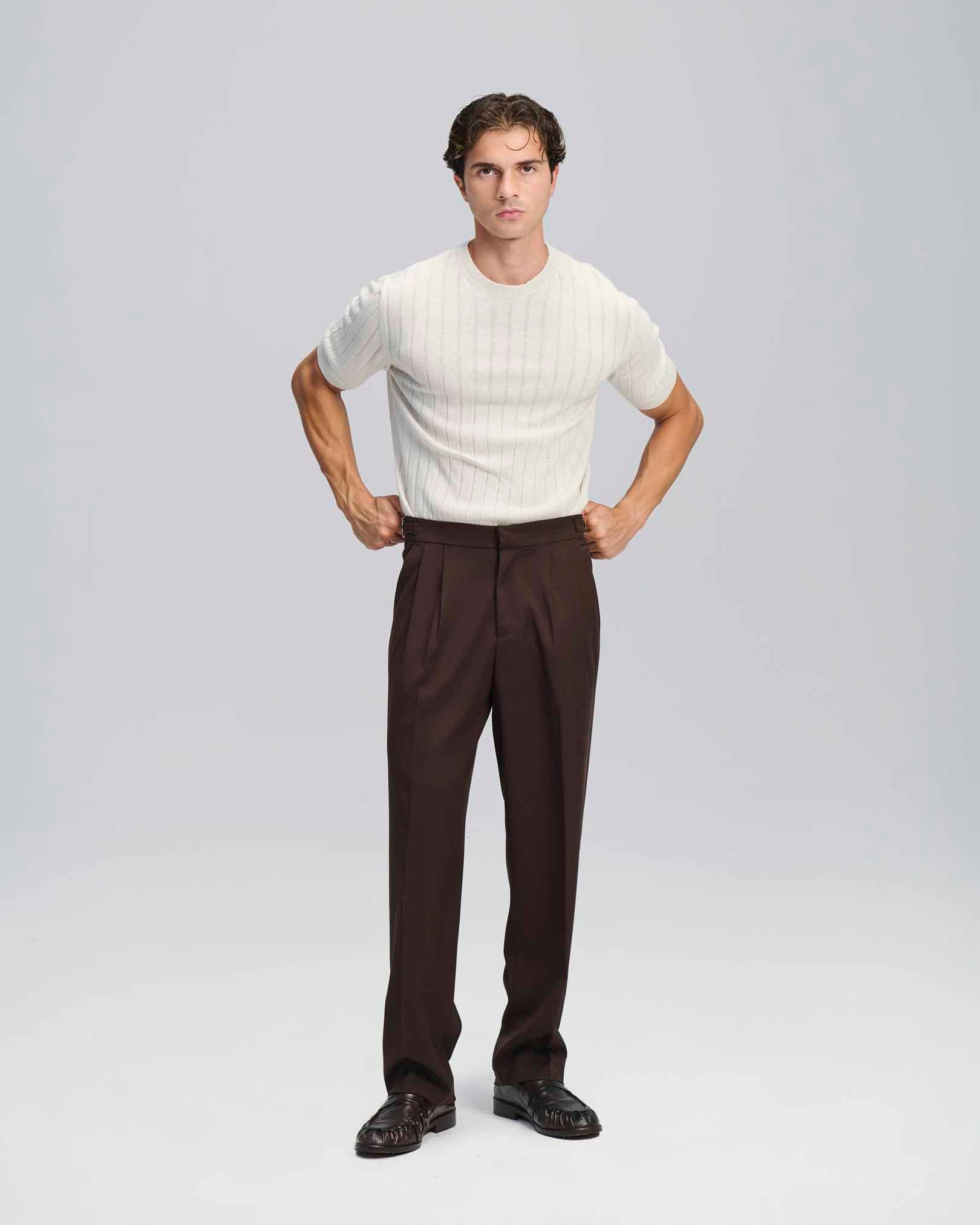 Pantalone wide fit con fibbiette