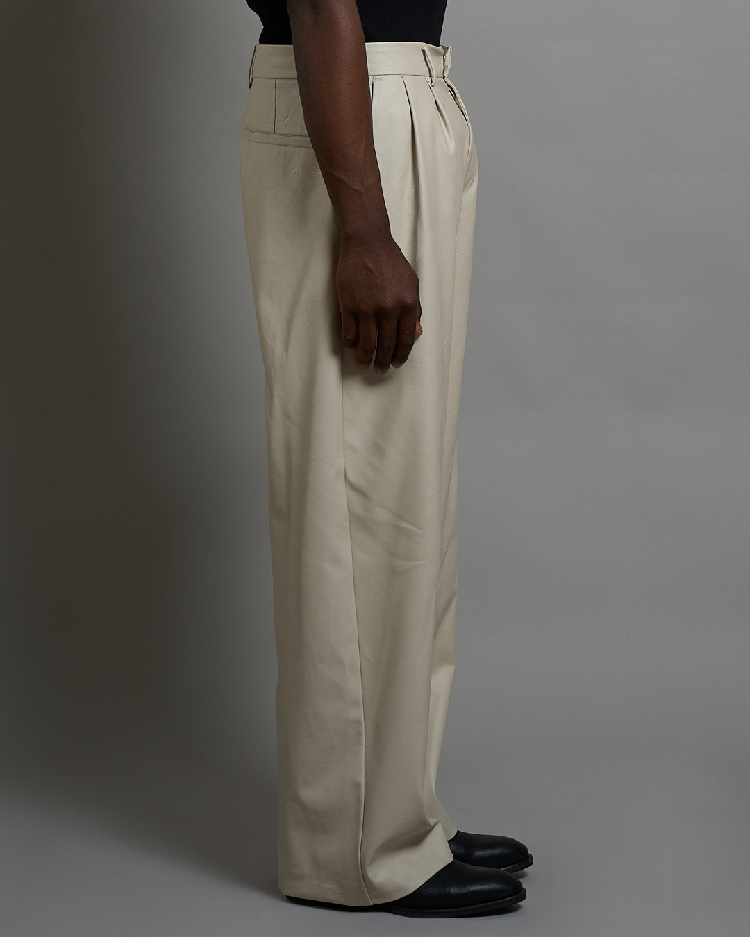 Pantalone Relax Fit effetto pelle