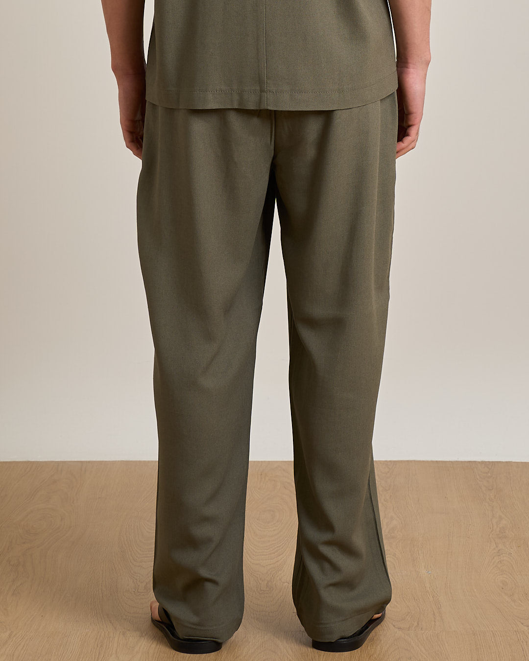 Pantalaccio jogger gamba larga in lino