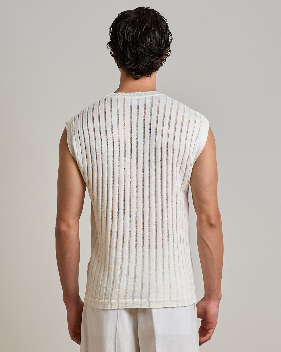 Gilet in filo fluttuante