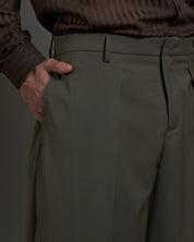 Pantalone Wide Fit con pieghe