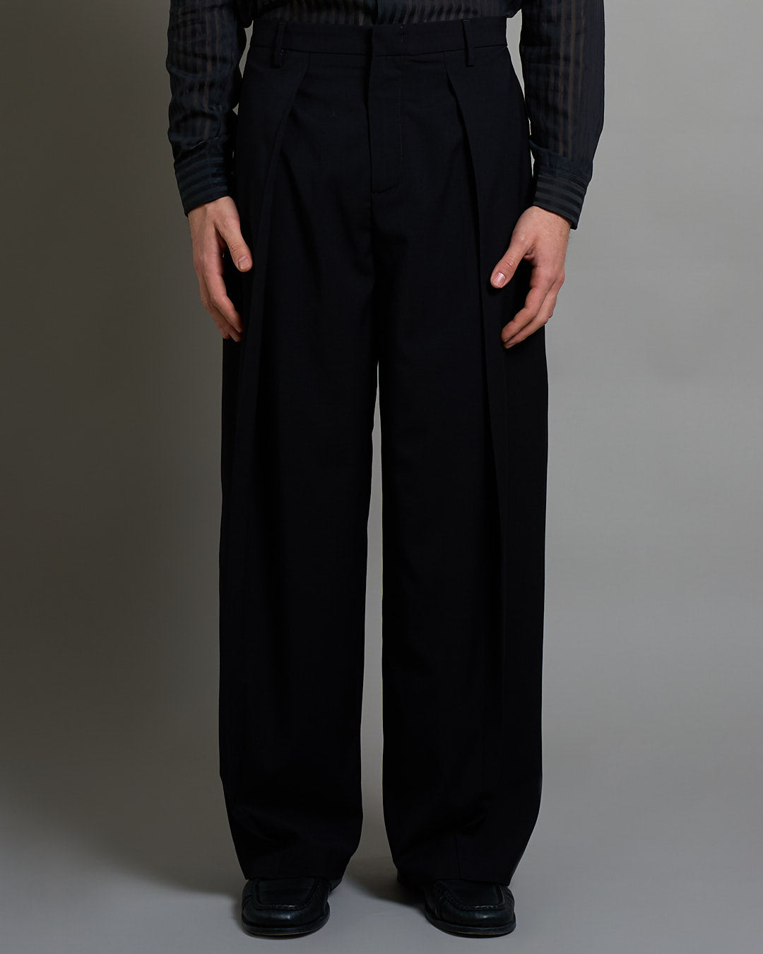 Pantalone Wide Fit con pieghe