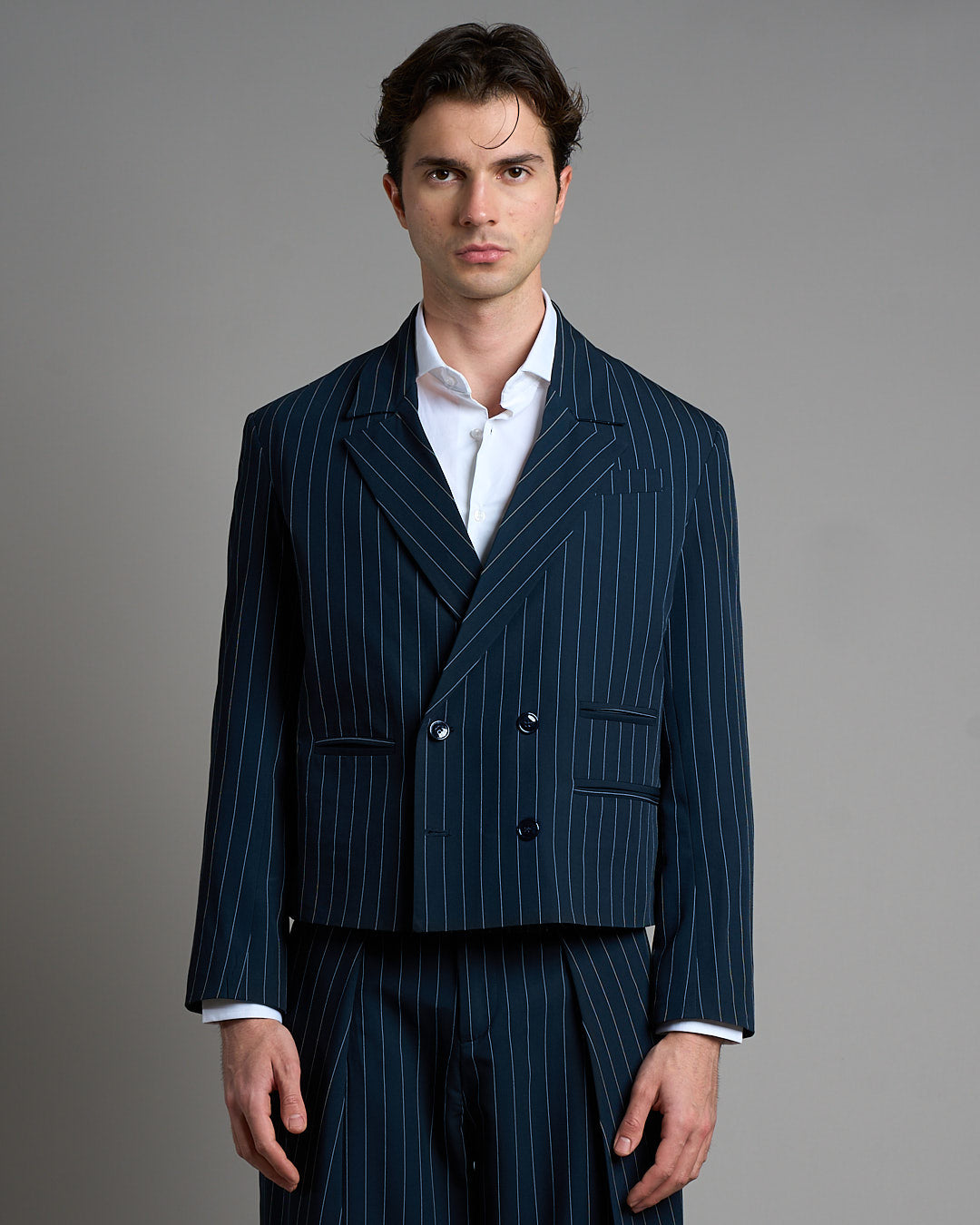 Giacca cropped doppiopetto gessata