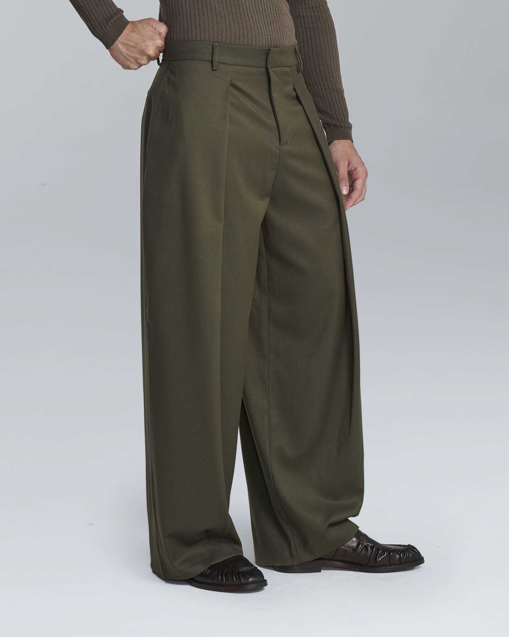 Pantalone wide fit con pieghe