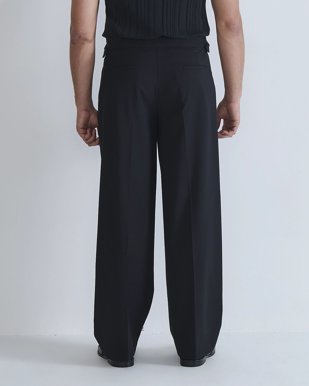 Pantalone da completo con fibbie