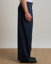 Pantalone Wide Fit con pieghe gessato