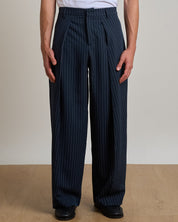 Pantalone Wide Fit con pieghe gessato