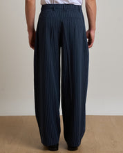 Pantalone Wide Fit con pieghe gessato