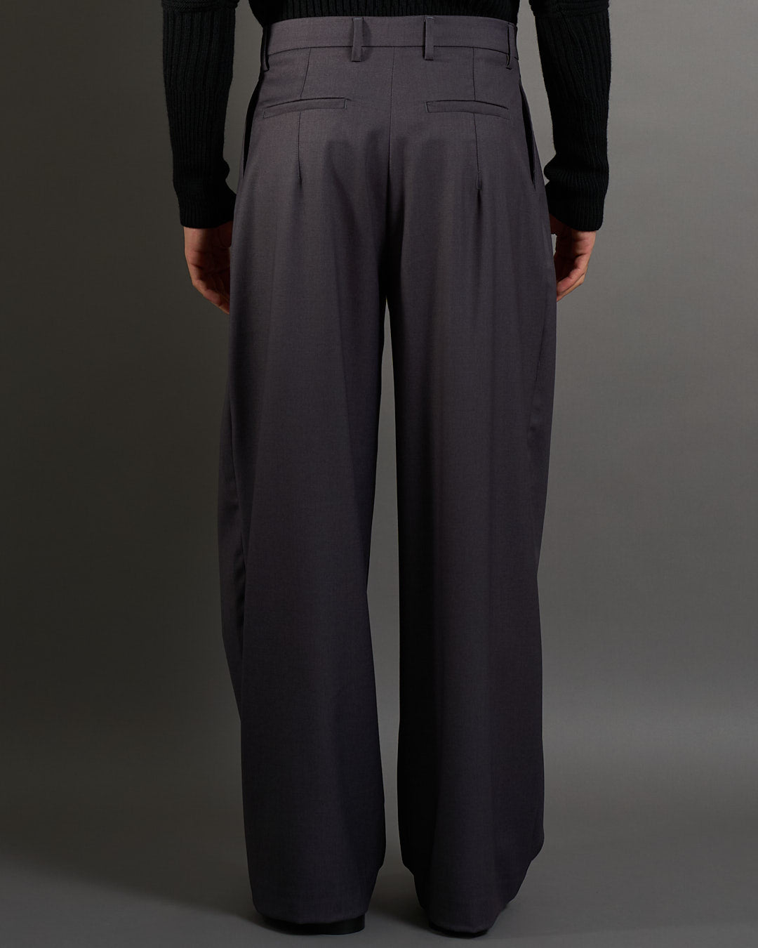 Pantalone Wide Fit con pieghe