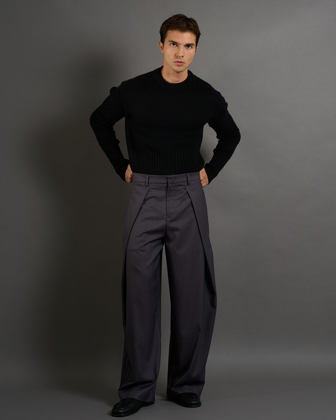 Pantalone Wide Fit con pieghe