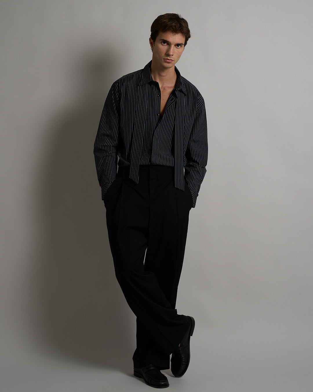 Camicia rigata con fiocco