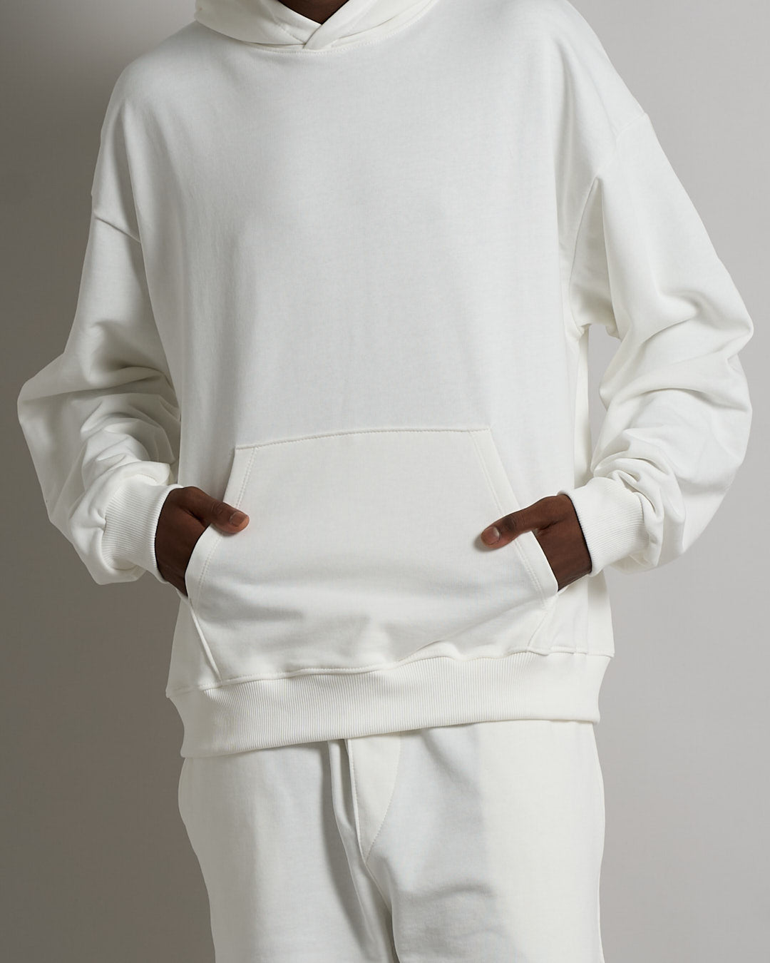 Felpa basic con cappuccio