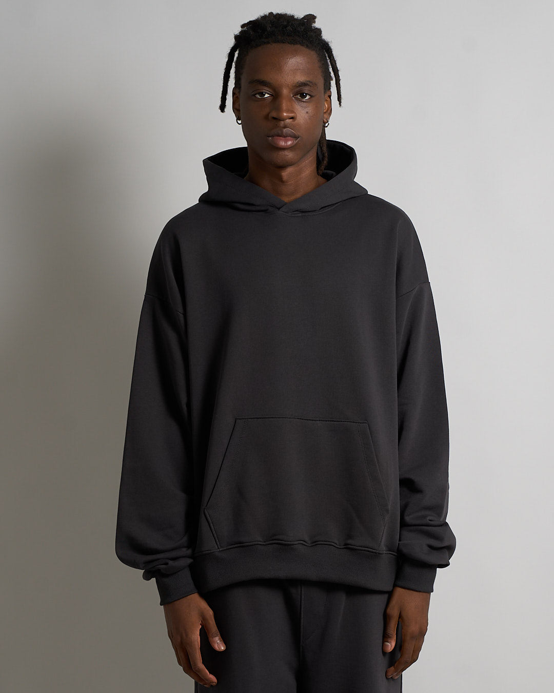 Felpa basic con cappuccio