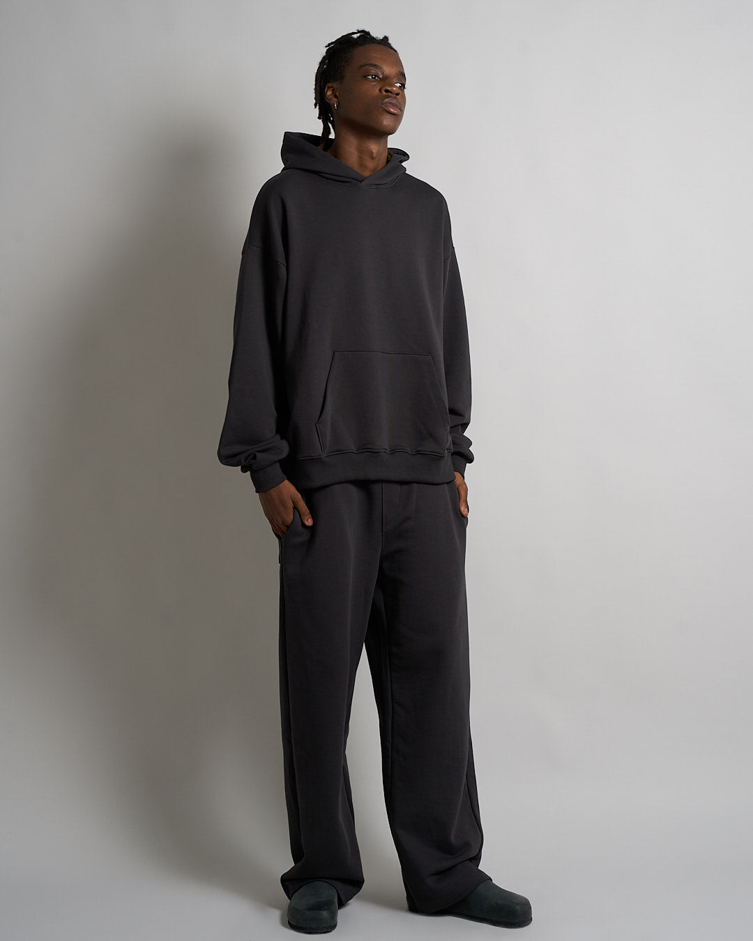 Felpa basic con cappuccio