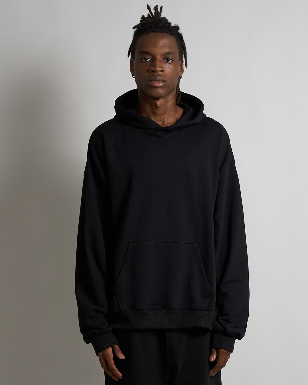 Felpa basic con cappuccio