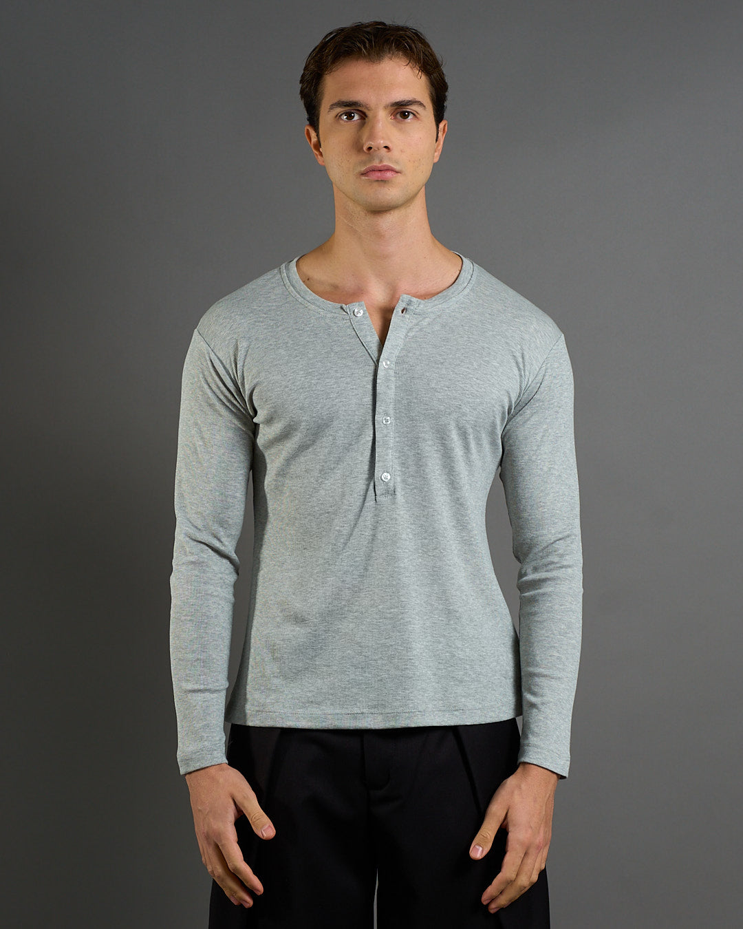 T-shirt Serafino in costina Longsleeve