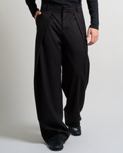 Pantalone Wide Fit con pieghe gessato nero