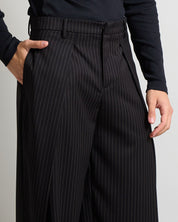 Pantalone Wide Fit con pieghe gessato nero