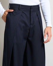 Pantalone Wide Fit con pieghe gessato blu