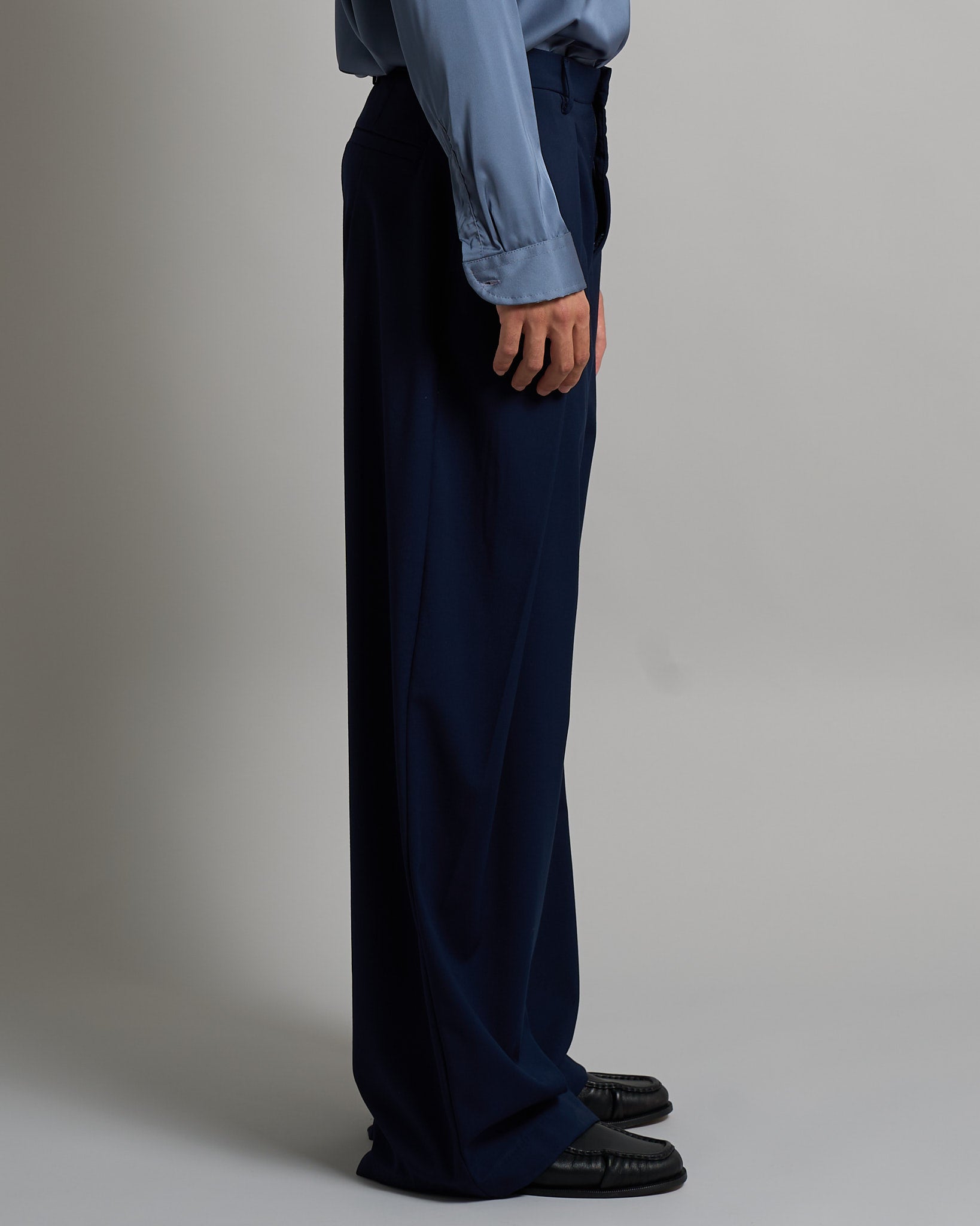 Pantalone Wide Fit con pieghe