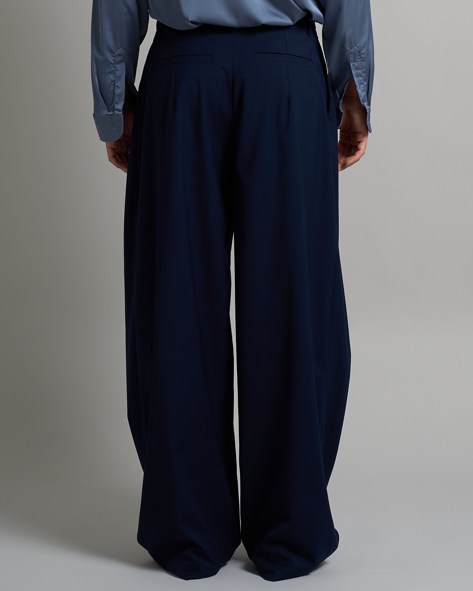 Pantalone Wide Fit con pieghe