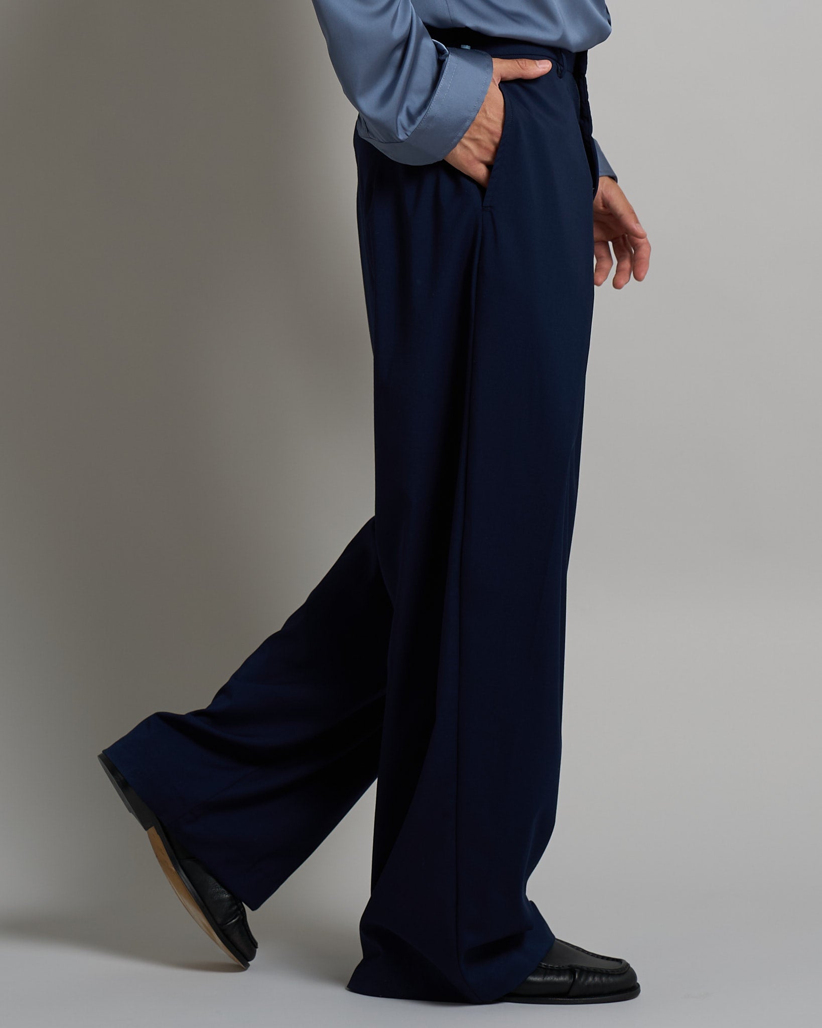 Pantalone Wide Fit con pieghe