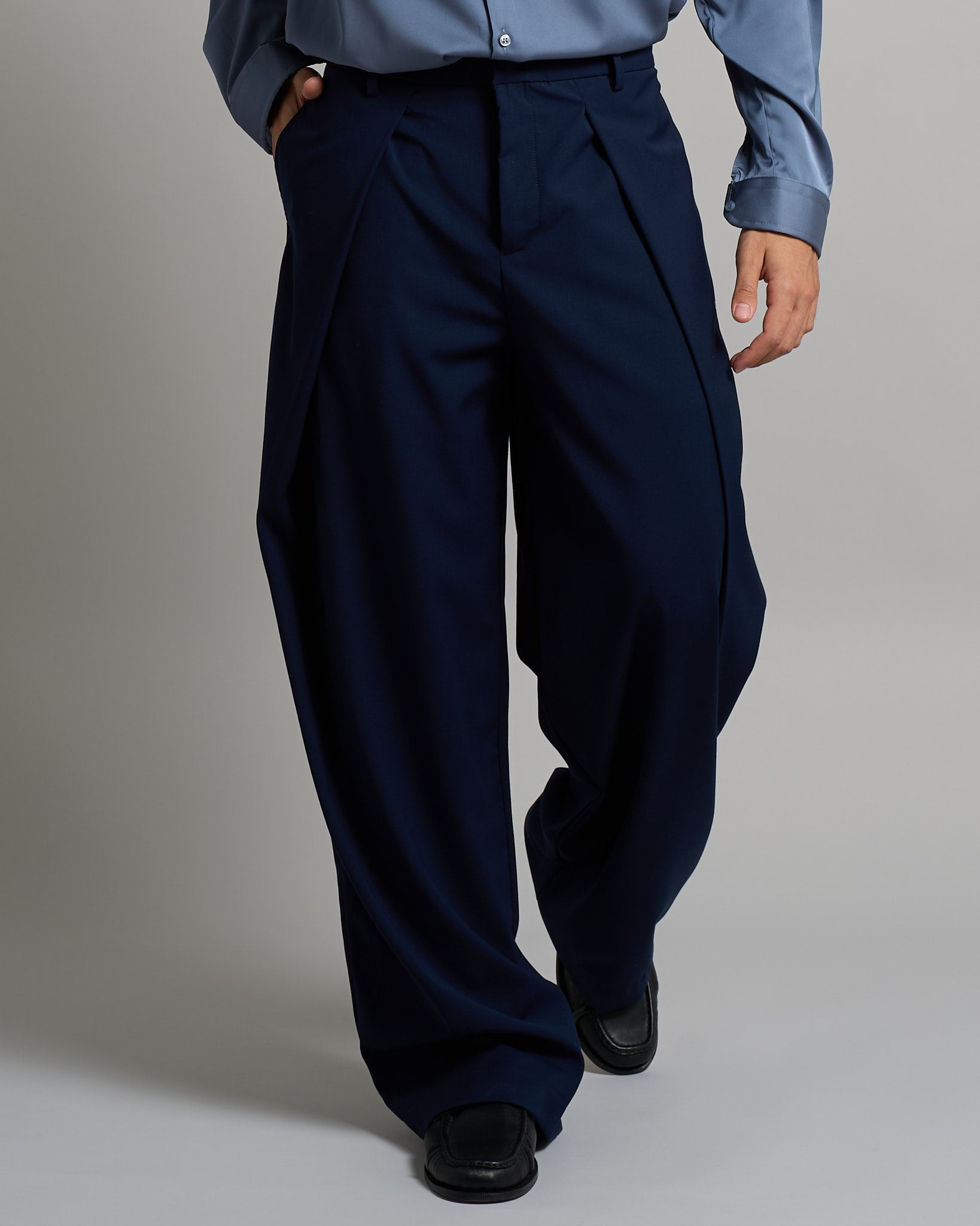 Pantalone Wide Fit con pieghe