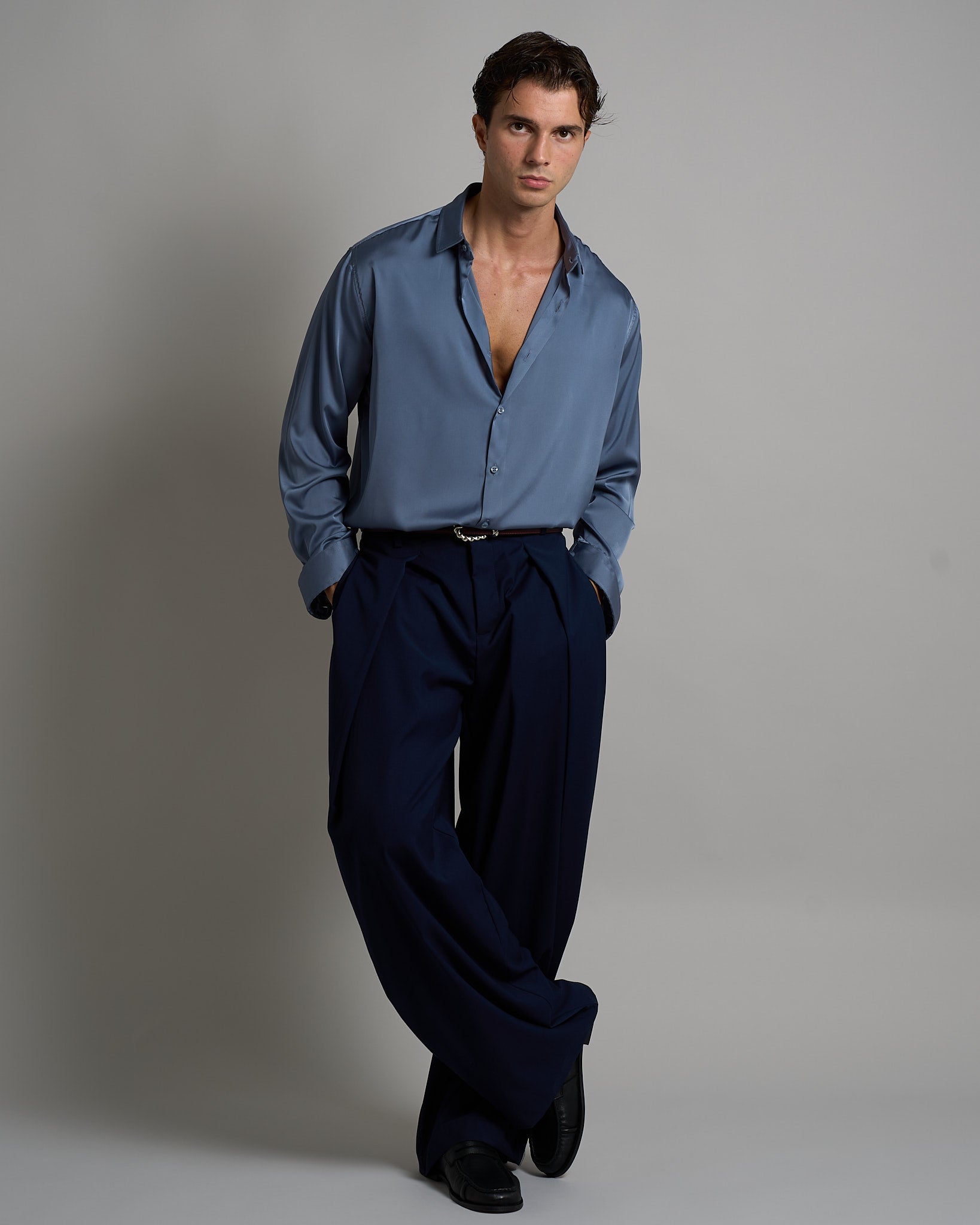 Pantalone Wide Fit con pieghe