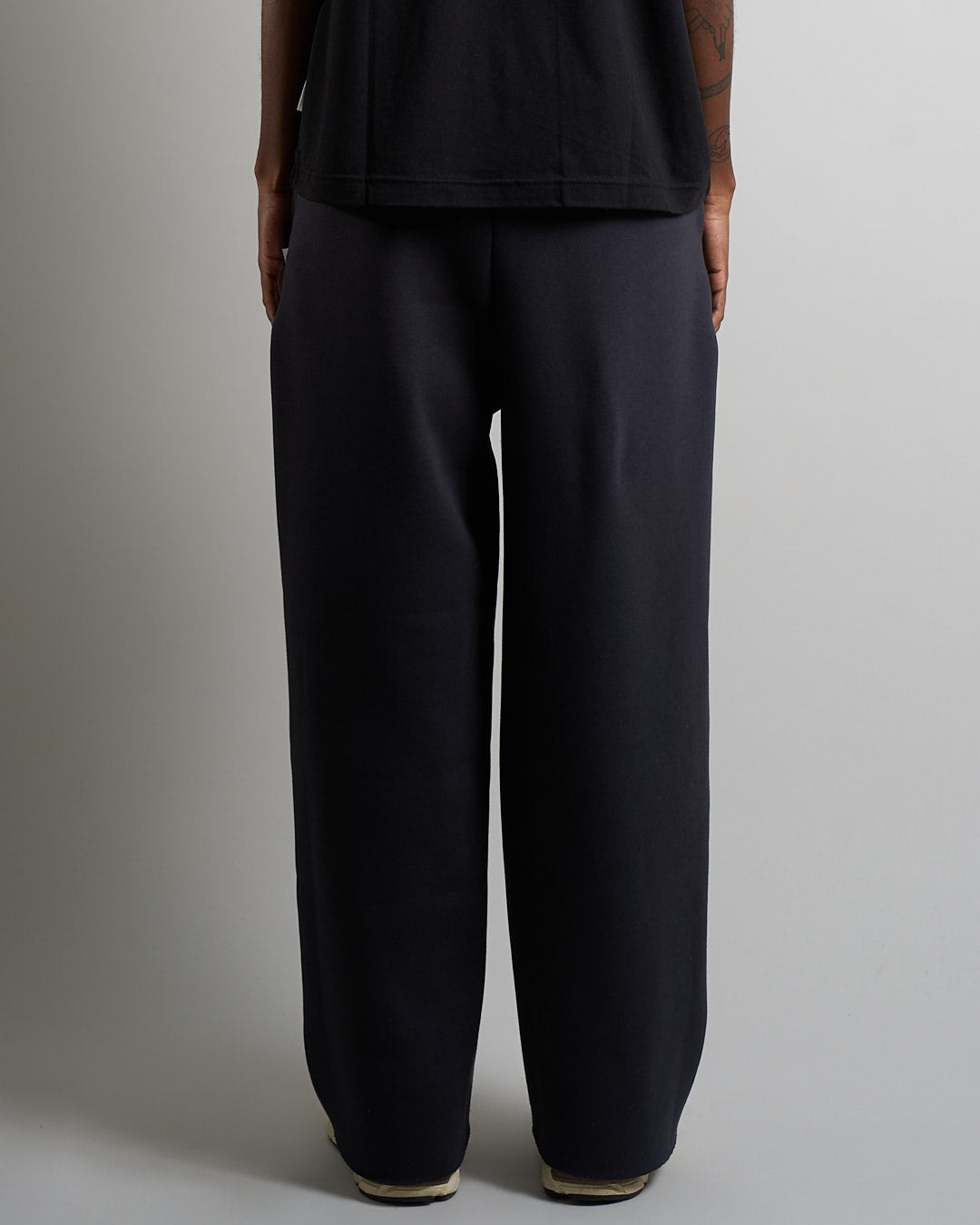 Pantalone in tuta a taglio vivo