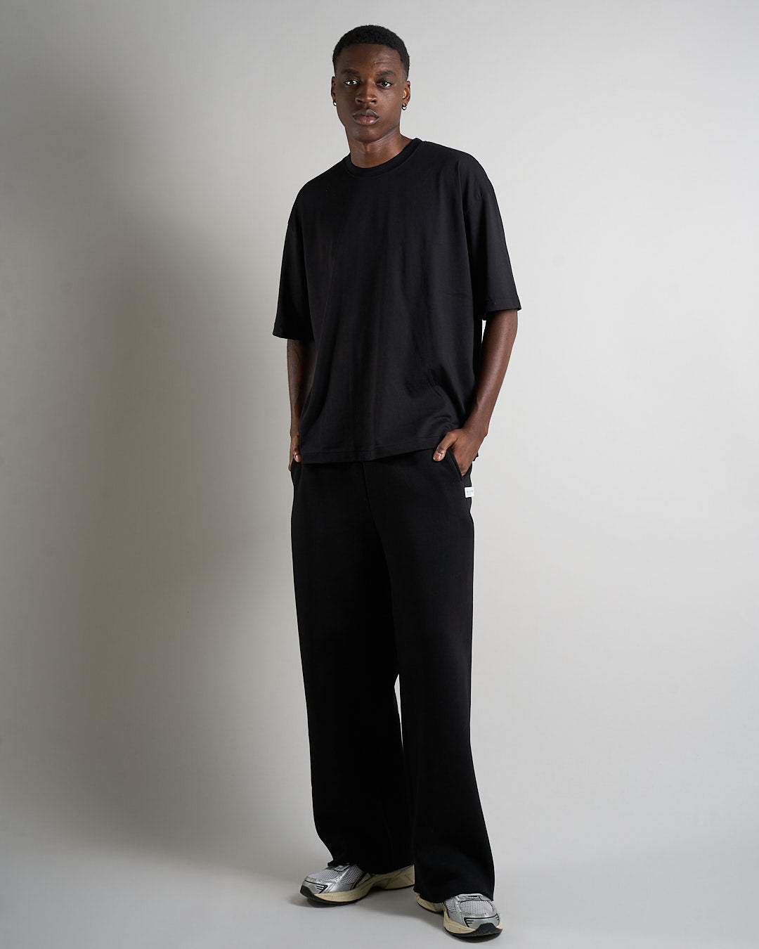 Pantalone in tuta a taglio vivo