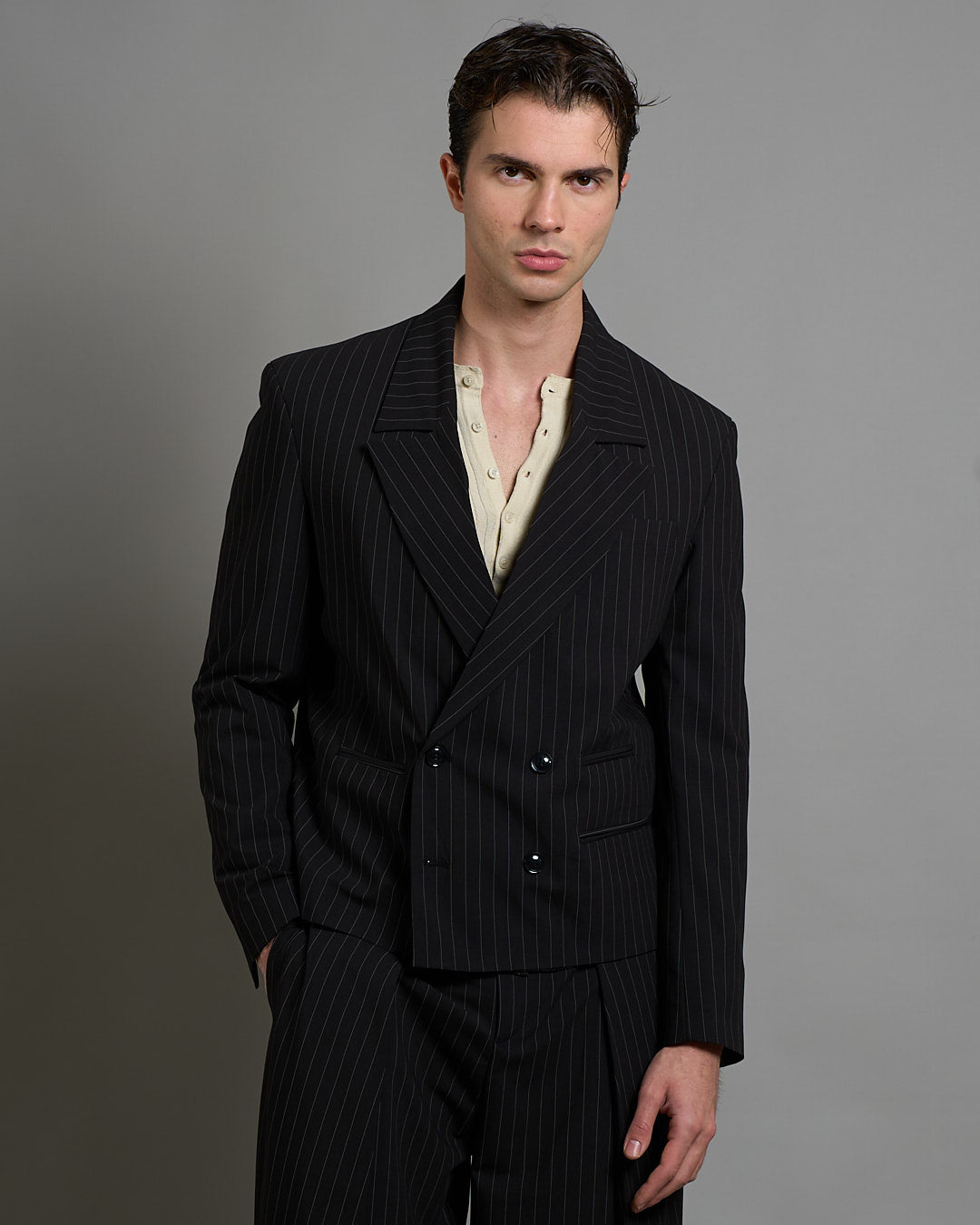 Giacca cropped doppiopetto gessata