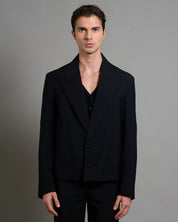 Giacca cropped con finiture sfilacciate