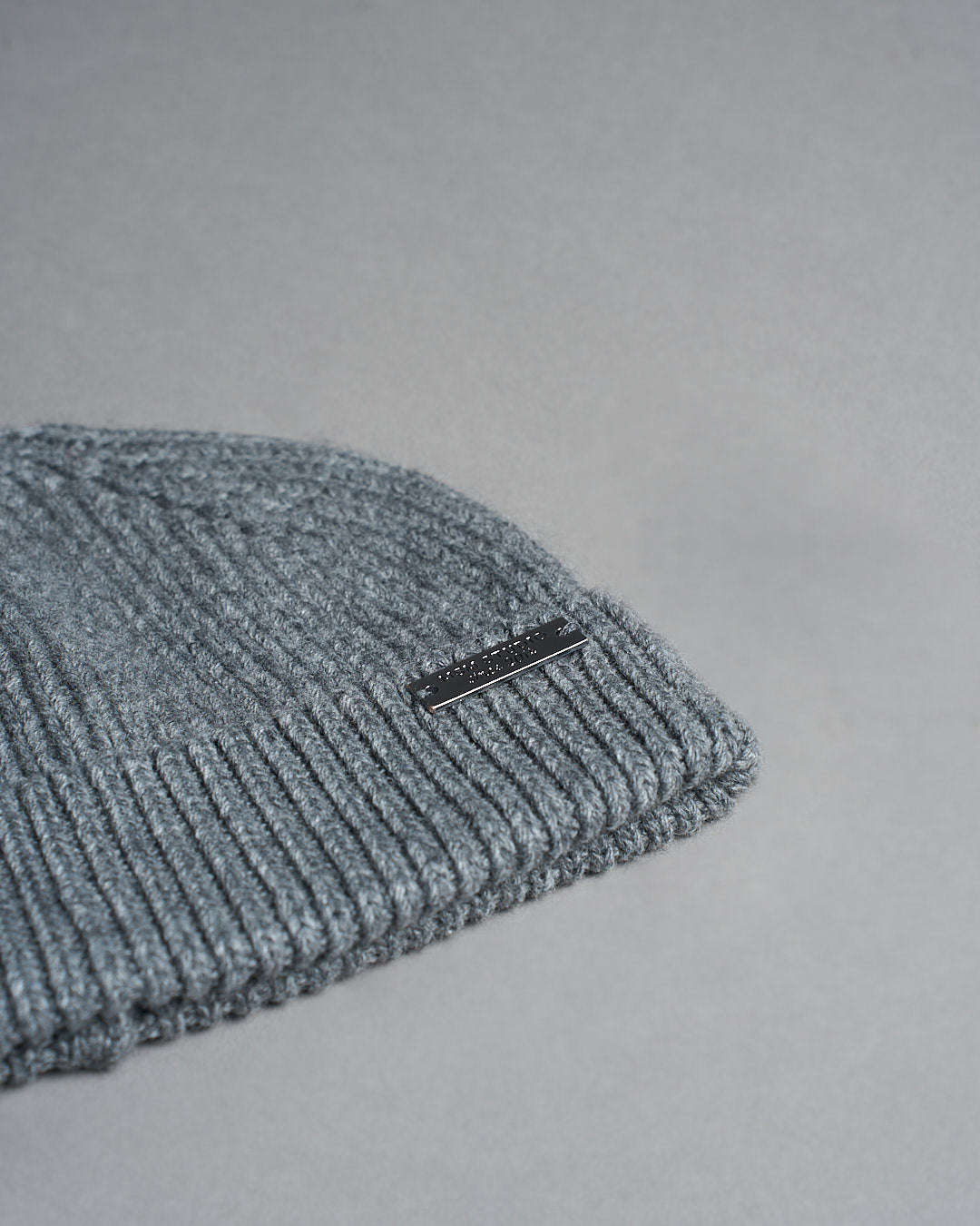 Cappello a coste in cashmere