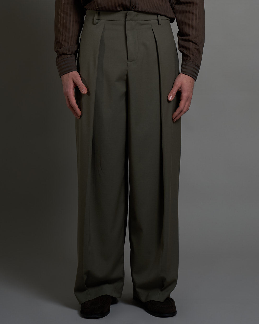 Pantalone Wide Fit con pieghe