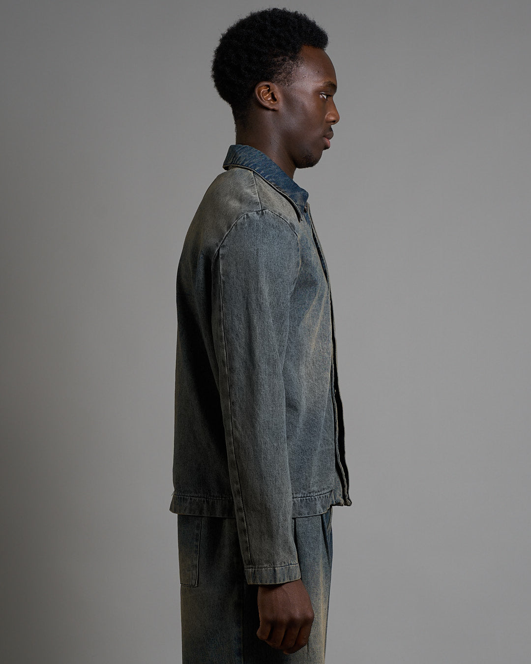 Giacca in denim sabbiato cropped