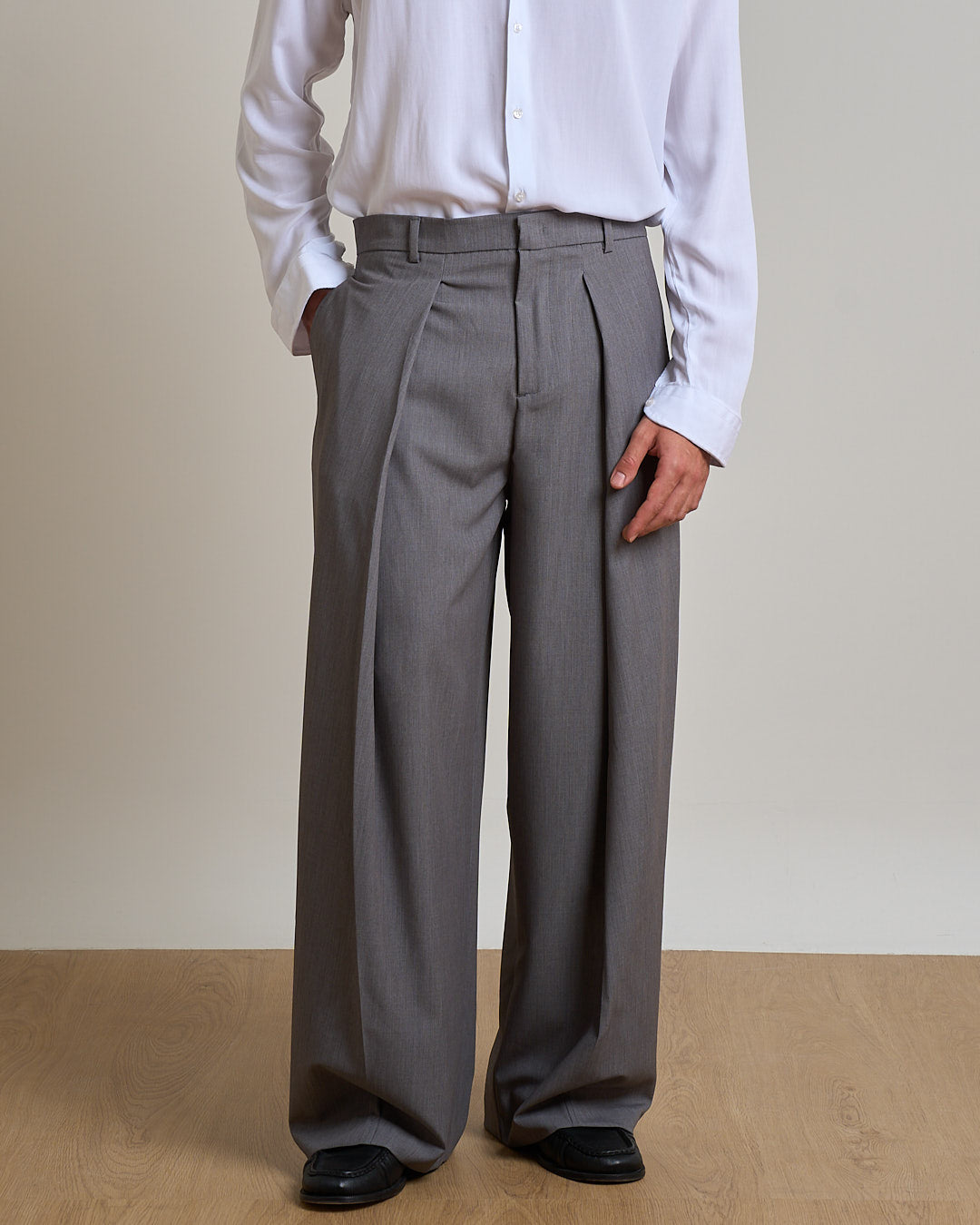 Pantalone Wide Fit con pieghe