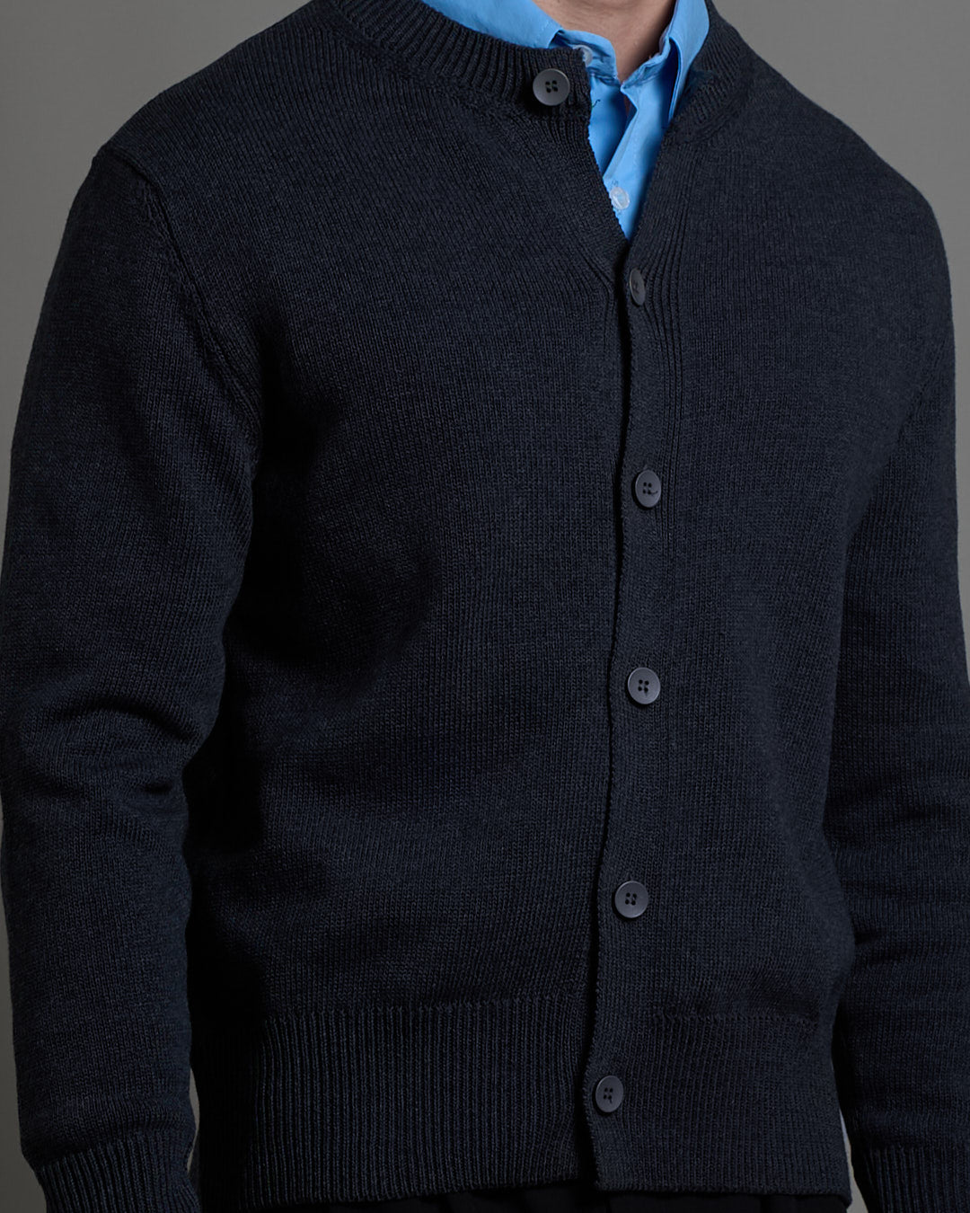 Cardigan girocollo in filo
