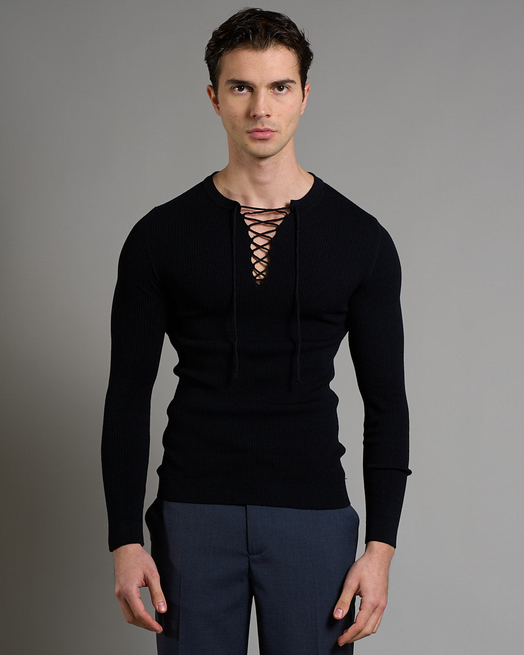 Maglia serafino a coste con lacci Limited Edition