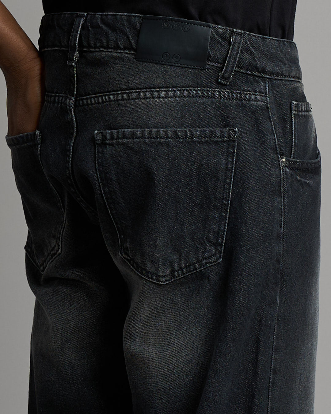 Jeans flare fit sabbiato nero