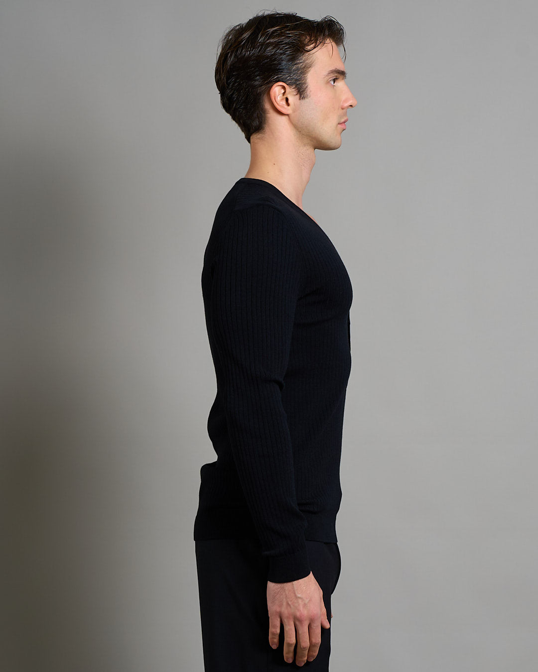 Maglia serafino scollo a V a coste