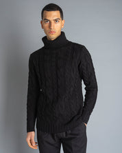 Maglia dolcevita con treccia