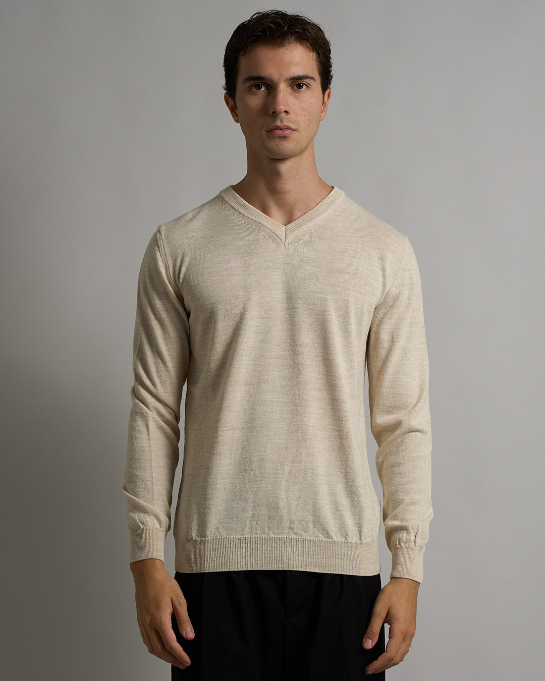 Maglia a V in lana merinos