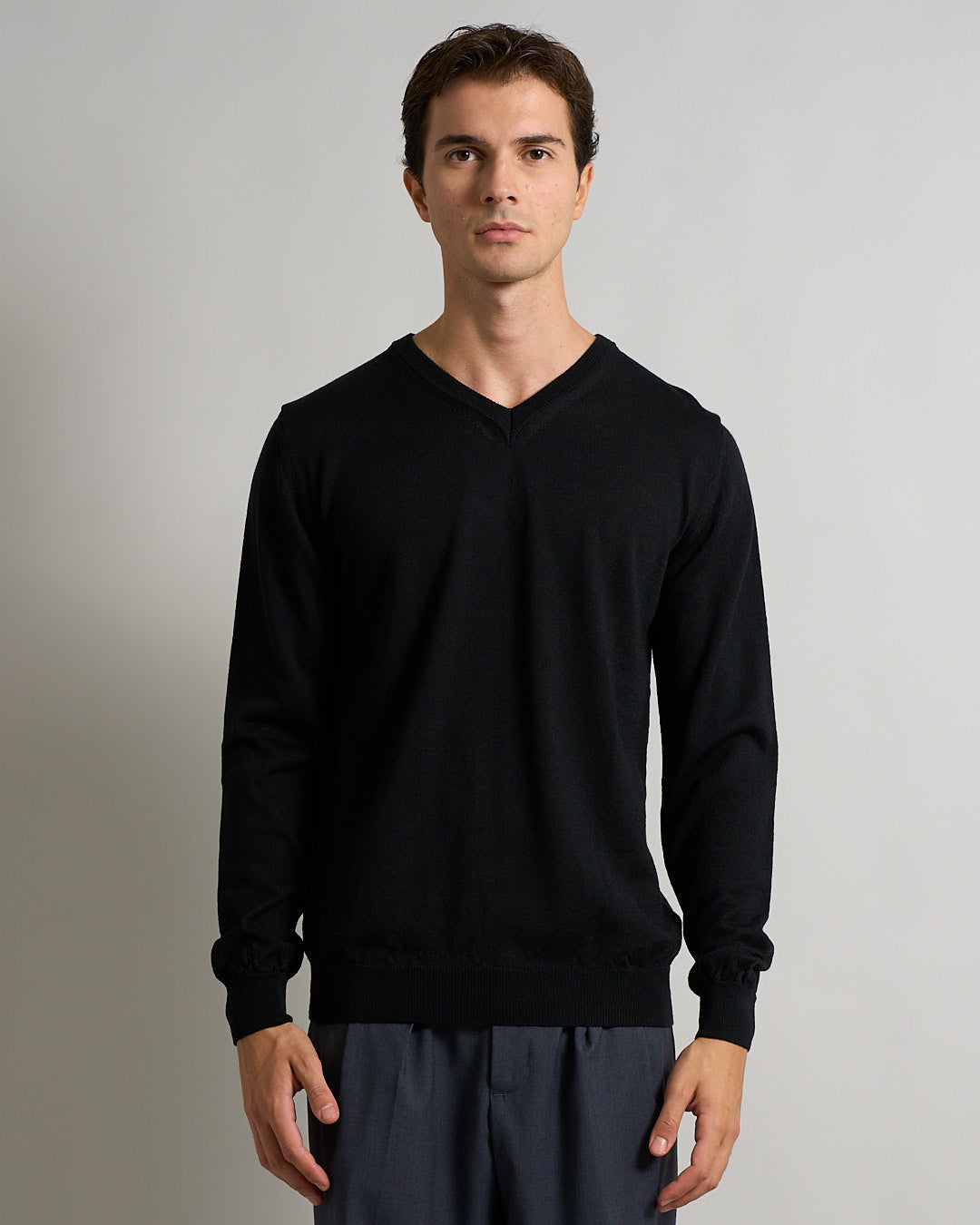 Maglia a V in lana merinos