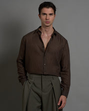 Camicia a righe con struttura sheer