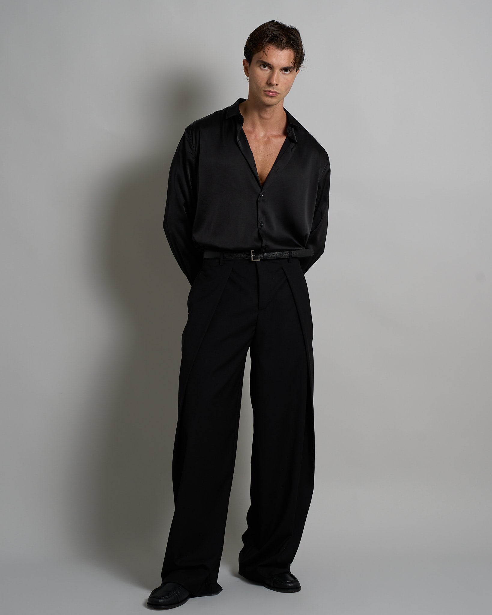 Pantalone Wide Fit con pieghe