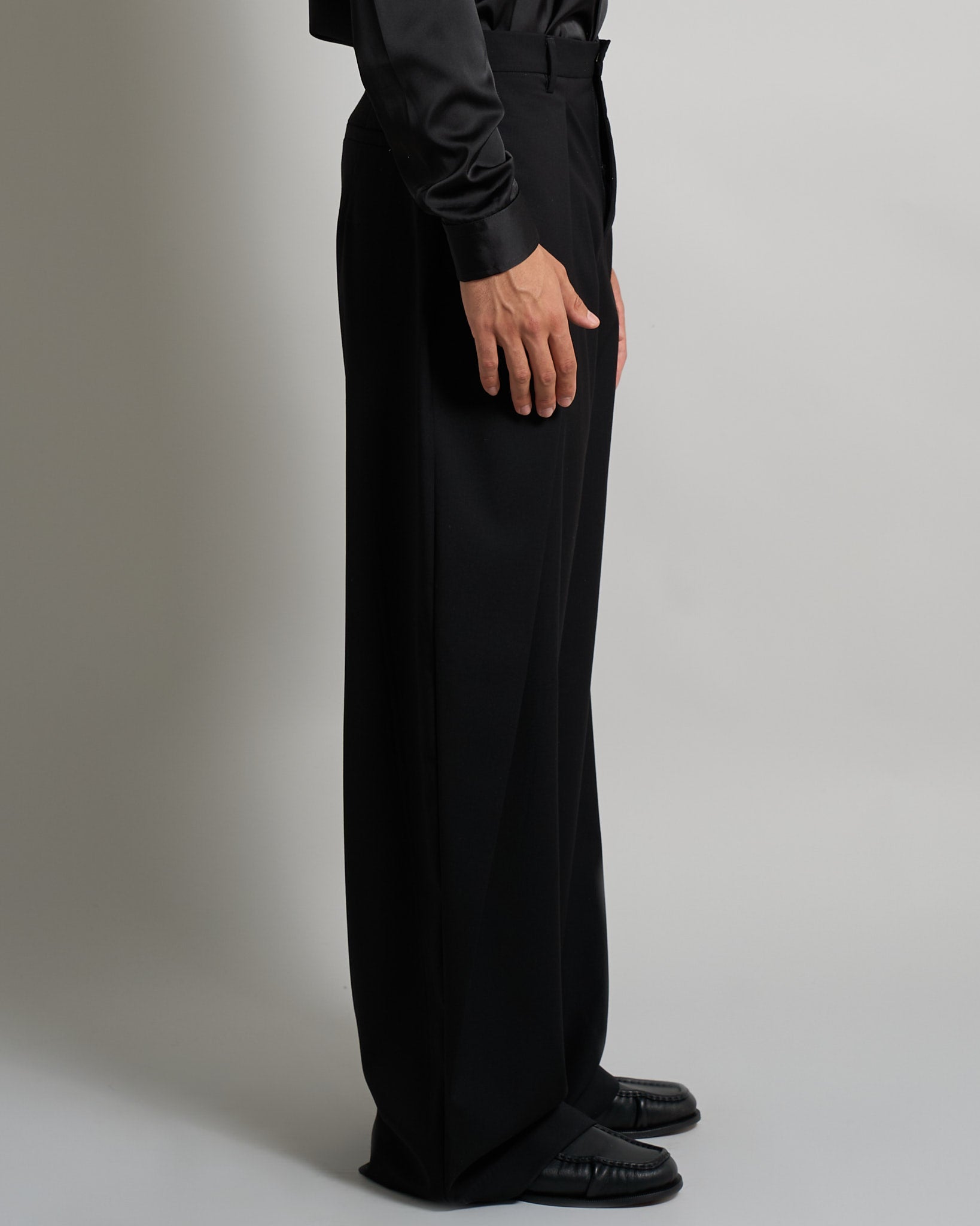 Pantalone Wide Fit con pieghe